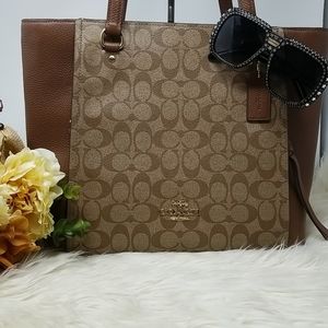 💞NWT COACH SIGNATURE CANVAS PURSE💞